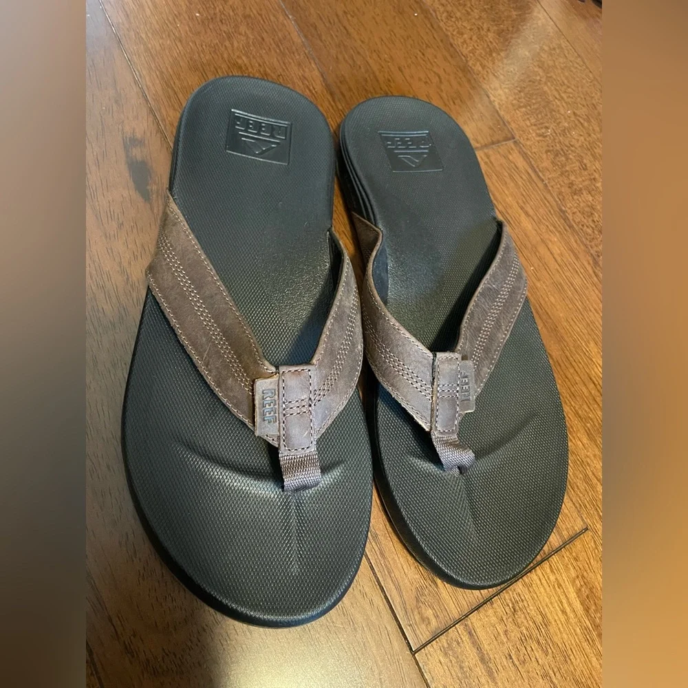 Men’s REEF size 11